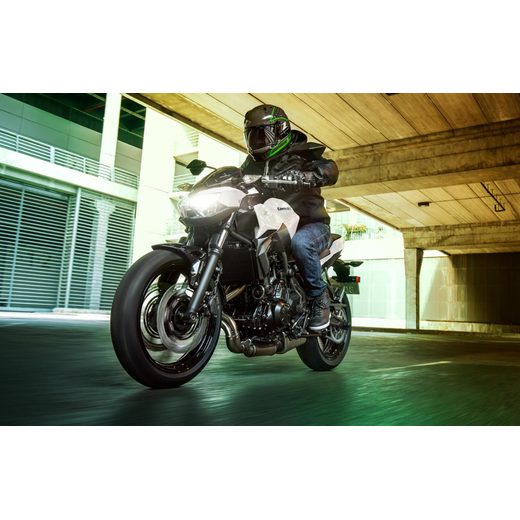 KAWASAKI Z650 MY26 PEARL BLIZZARD WHITE