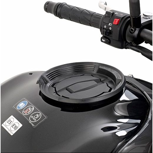 OBJÍMKA PRO ÚCHYT TANKRUKSAKU GIVI "TANKLOCK" NA VÍČKO NÁDRŽE