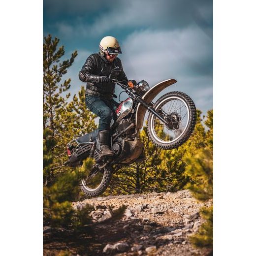 PŘILBA ESO FORTY NINE, CASSIDA (KRÉMOVÁ/ČERNÁ) 2024