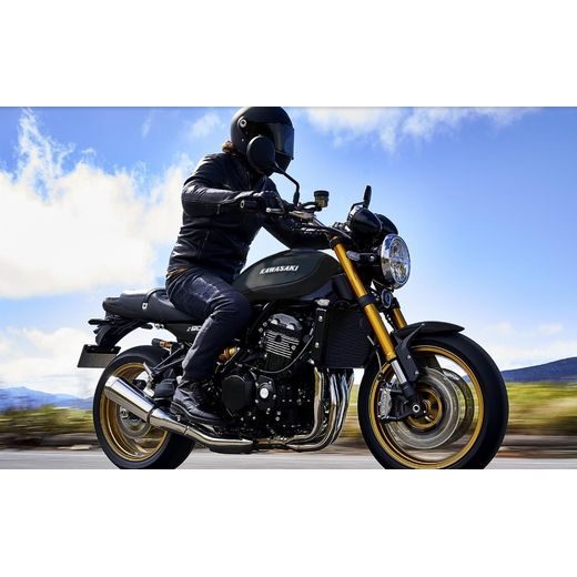 KAWASAKI Z900RS SE MY25 METALLIC FLAT SPARK BLACK / METALLIC MATTE CARBON GRAY