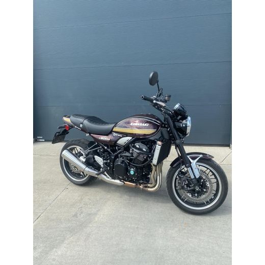 KAWASAKI Z900 RS - PŘEDVÁDĚCÍ MOTORKA