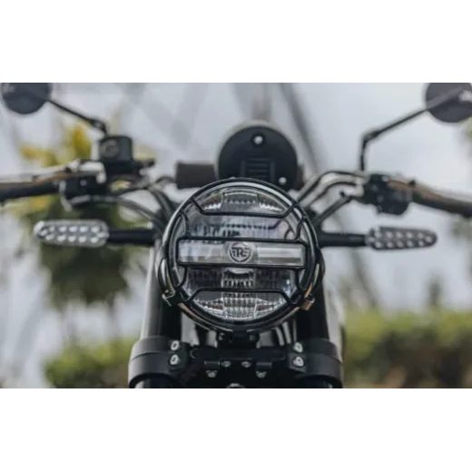 MŘÍŽKA HLAVNÍHO SVĚTLOMETU, ČERNÁ - ROYAL ENFIELD BEAR 650