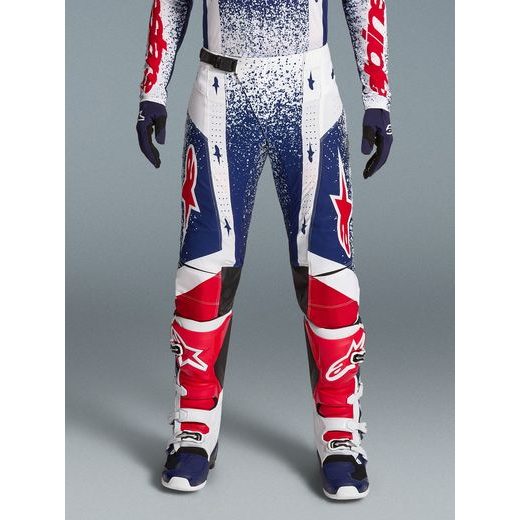 KALHOTY TECHSTAR LIMITOVANÁ EDICE UNITY, ALPINESTARS (ČERVENÁ/BÍLÁ/MODRÁ) 2026