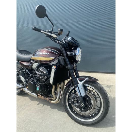 KAWASAKI Z900 RS - PŘEDVÁDĚCÍ MOTORKA