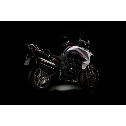 BENELLI TRK 702 TRAVELER BÍLÁ