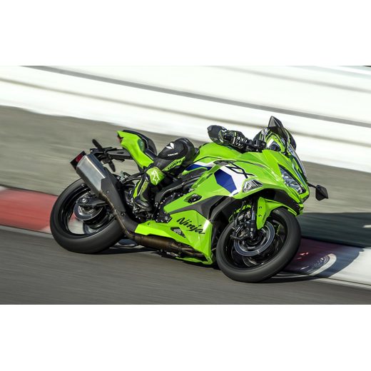 KAWASAKI NINJA ZX-4RR MY26 METALLIC MATTE GRAPHENESTEEL GRAY / METALLIC SPARK BLACK