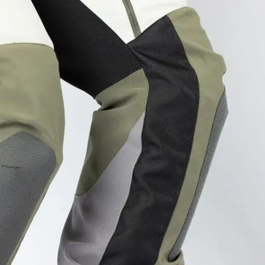 IXS PÁNSKÉ TEXTILNÍ MOTO KALHOTY VENTURE-AIR 1.0 SVĚTLE ŠEDÁ-OLIVOVÁ