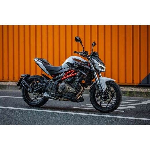 QJMOTOR SRK 400 BÍLÁ