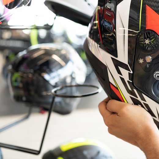 STOJAN NA HELMY LS2 PRO 20