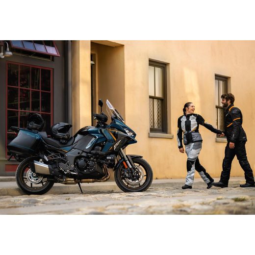 KAWASAKI VERSYS 1100 SE MY26 METALLIC DEEP BLUE / METALLIC SPARK BLACK