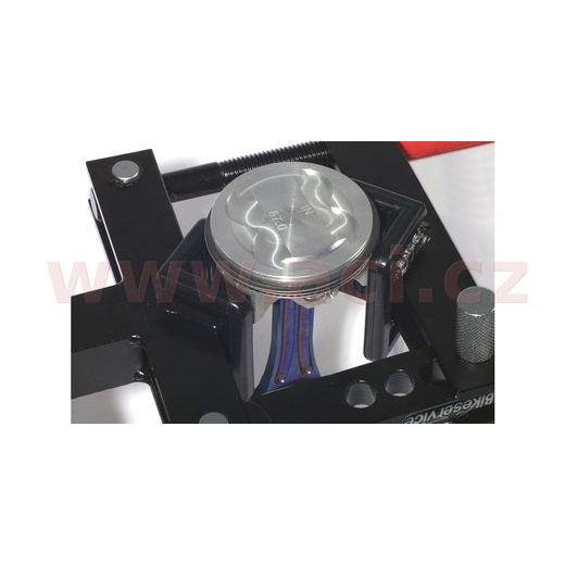 SVĚRÁK NA VIDLICE, BIKESERVICE