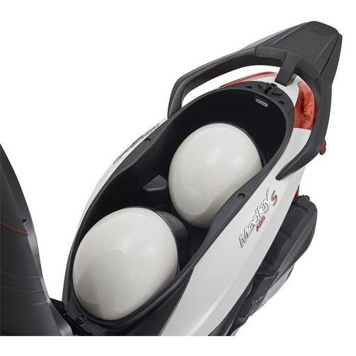 PIAGGIO MEDLEY 125 E5 ABS 11KW PLEXI + NOSIČ + ZADNÍ BOX