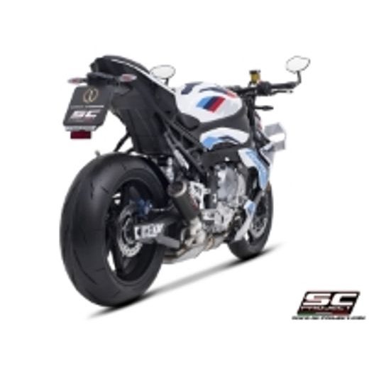 SC-PROJECT BMW M1000 R (2025) E5 VÝFUK Z UHLÍKOVÝCH VLÁKEN CR-T S MŘÍŽKOU PROTI KAMENŮM