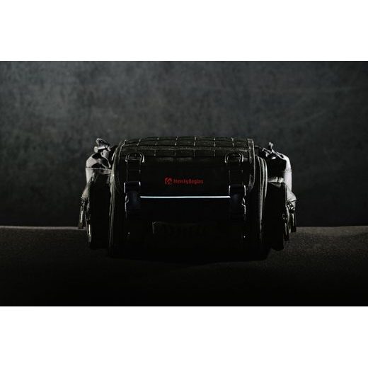 BRAŠNA NA SEDADLO SPOLUJEZDCE OBJEM 20 - 26 L, HENLYBEGINS