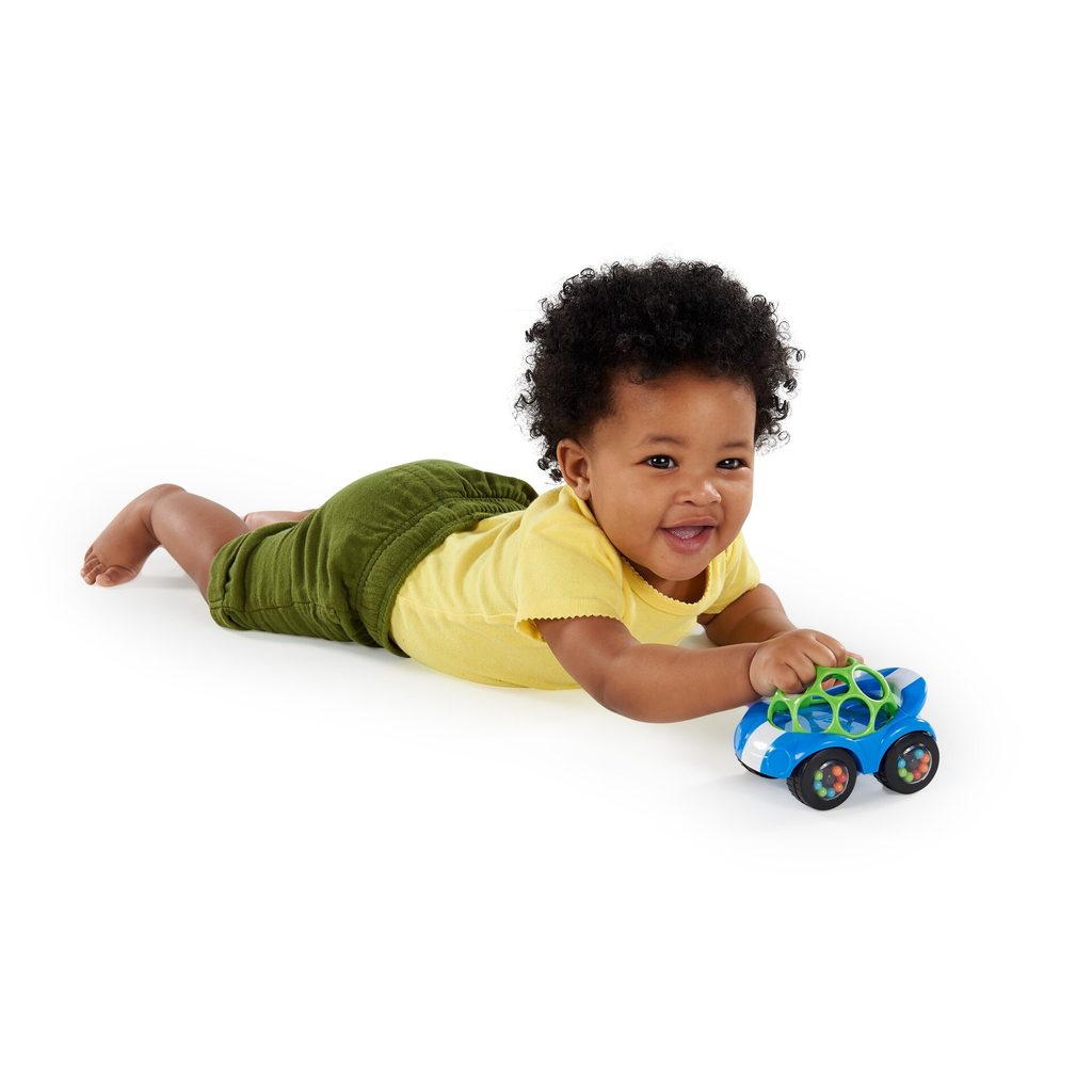 Dětský ráj l Bright Starts Hračka autíčko Oball Rattle & Roll™ (3 m+) l Bright  Starts l Do ručičky
