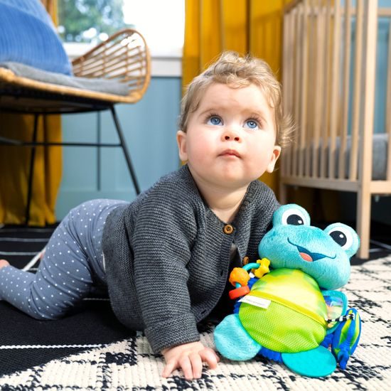 Baby Einstein Hračka aktivní na C kroužku želva Neptune’s Sensory Sidekick™ 0m+