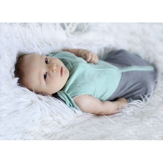 Sleepee Zavinovačka Second Step Swaddle s čepičkou zdarma světle šedá