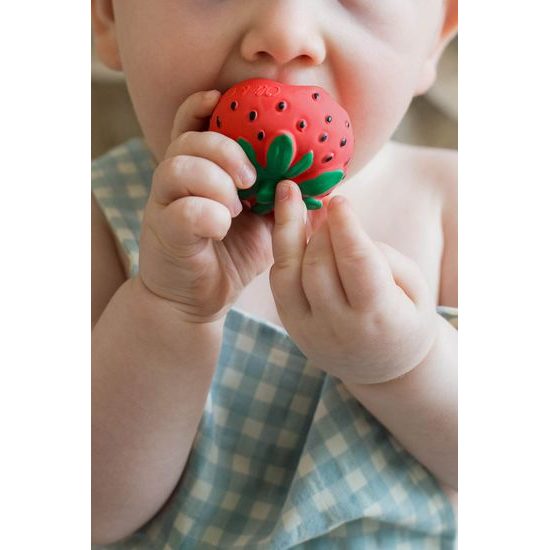 Oli & Carol Kousátko Mini SWEETIE THE STRAWBERRY