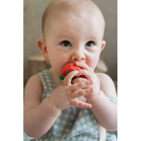 Oli & Carol Kousátko Mini SWEETIE THE STRAWBERRY