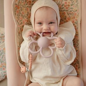 Mushie Klip na dudlík Hera POWDER PINK