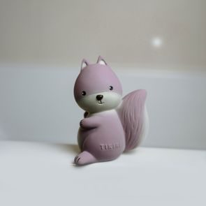 Tikiri Forest Chrastítko/kousátko z přírodní gumy BOBR