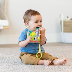 Little Dutch Závěsná knížka s aktivitami Farma