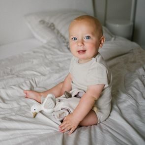 MOONIE Usínáček zajíček 2.0 Organic CAPPUCCINO NATUR