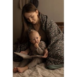 BabyOno Pletená dětská deka s plyšovou podšívkou ŠALVĚJOVÁ