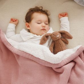 BabyOno Pletená dětská deka s beránkem RŮŽOVÁ