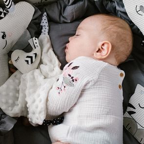 BabyOno Chladící gelové kousátko KVÍTEK