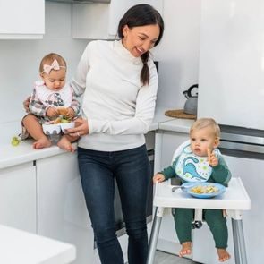 BabyOno Omyvatelný bryndák zástěrka 6m+ FARMA