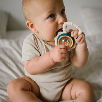 Canpol babies Chrastítko BAREVNÉ KORÁLKY - ČERVENÉ