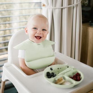 BabyOno Silikonový bryndák s kapsou ZELENÝ