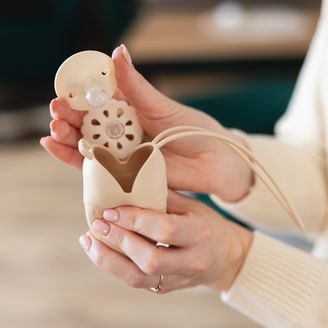 BabyOno Silikonové pouzdro na dudlíky RŮŽOVÁ