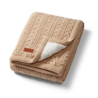 BabyOno Pletená dětská deka s beránkem BÉŽOVÁ COPÁNKY