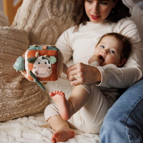 BabyOno Senzorická kostka Kravička BINGO