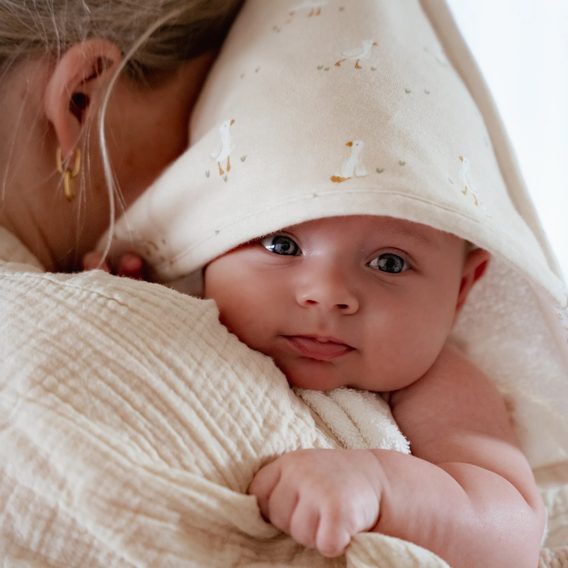 Little Dutch Froté osuška s kapucí organic Husa Newborn Naturals (75x75cm)