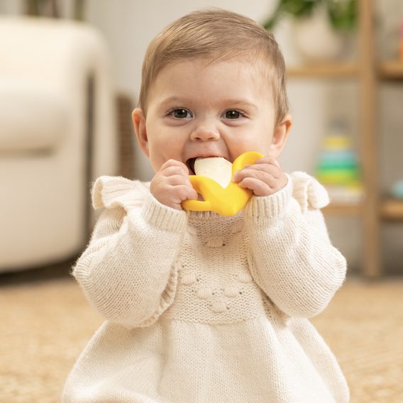 Infantino Kousátko silikonové Banán