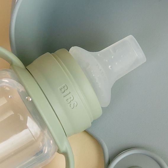 BIBS Hrnek se silikonovým pítkem 150ml SAGE 6m+