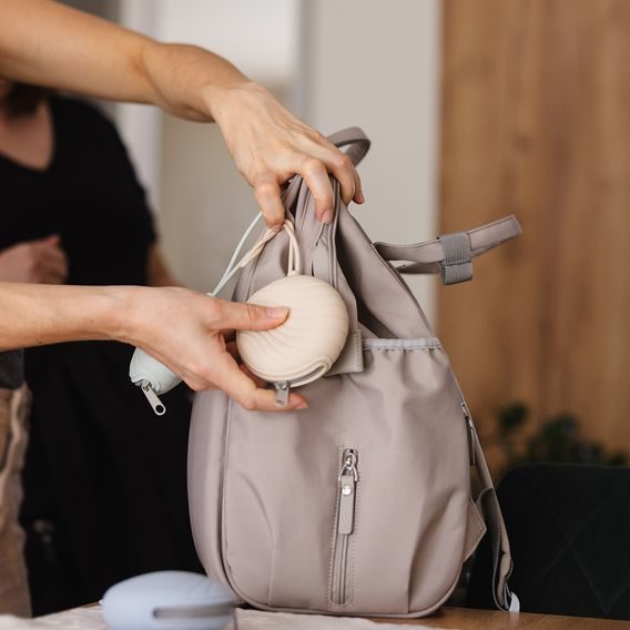 BabyOno Silikonové pouzdro na dudlíky se zipem MINT