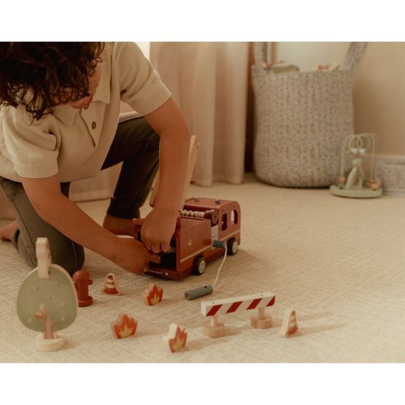 Little Dutch Hasičský náklaďák dřevěný