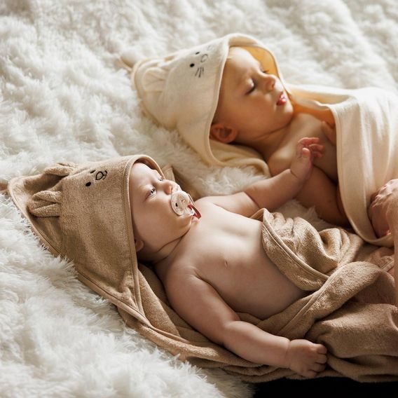 BabyOno Bambusová osuška s kapucí 100x100cm KRÉMOVÁ