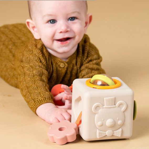 Taf Toys Kostka s aktivitami Peek & Play
