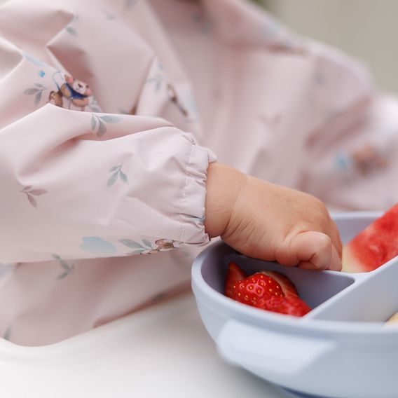 BabyOno Bryndák s rukávy omyvatelný 6m+ HNĚDÝ MEDVÍDCI