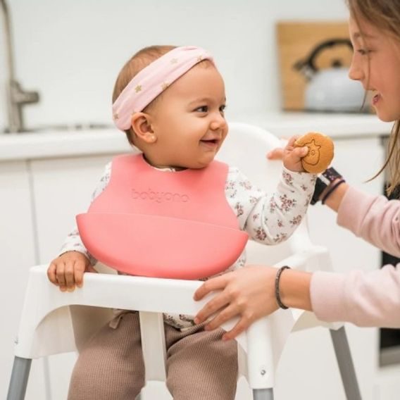 BabyOno Silikonový bryndák s kapsou MODRO-ŠEDÝ