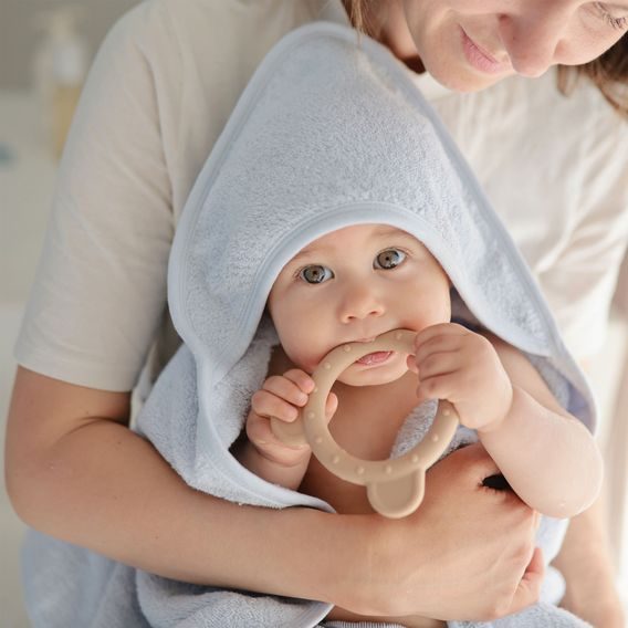 Mushie Osuška s kapucí z organické bavlny BABY BLUE