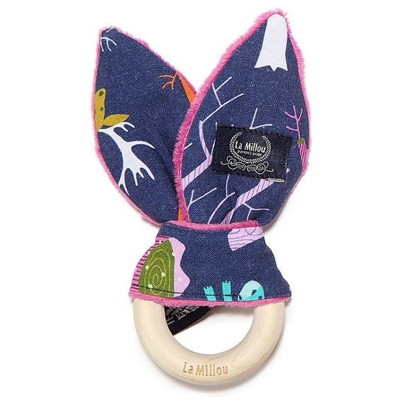 La Millou Ekologické kousátko WOODY BUNNY, WOODLAND - RASPBERRY