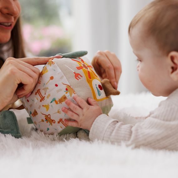BabyOno Senzorická kostka Kravička BINGO