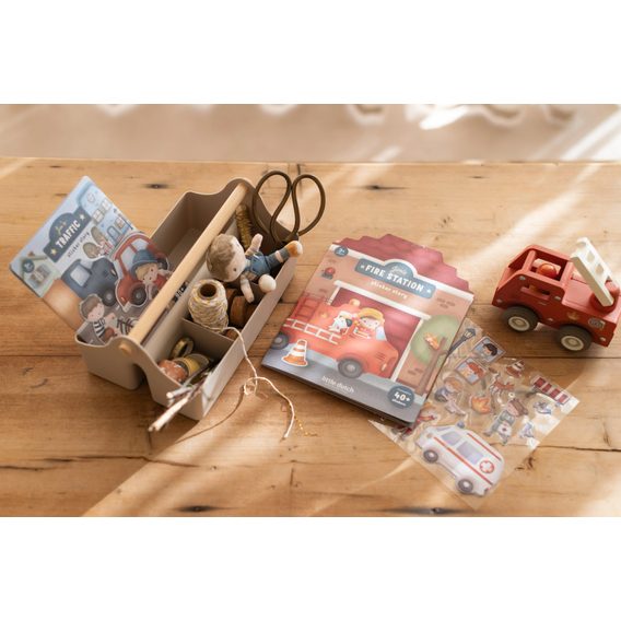 Little Dutch Sada s přemístitelnými samolepkami Jim Hasičská stanice