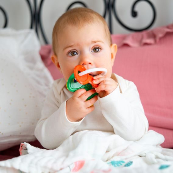 Akuku Chrastítko Klíče BAREVNÉ